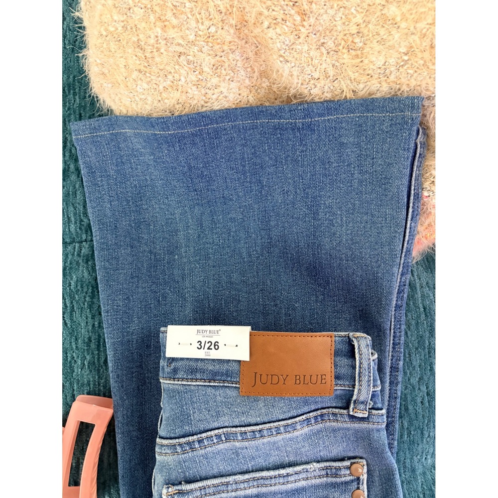Judy Blue Womens Mid Rise Flare Jeans Medium Wash Heart Pocket Size 3/26 NWT - Picture 6 of 11